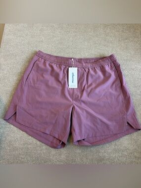 maamgic Men's Sz XL Athletic Running Shorts In Pink Color NWT